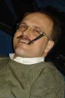 headshot of Dr. Chris Thompson